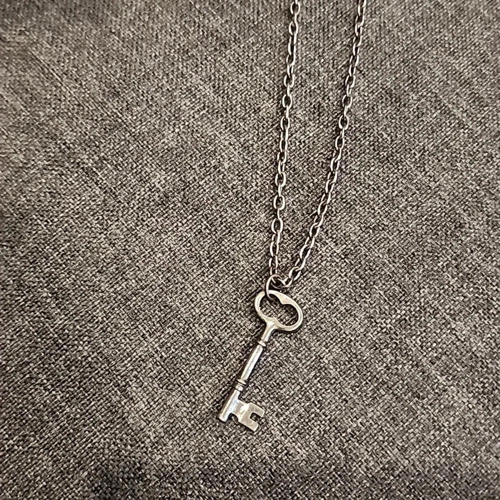 Key Necklace - Picture 2 of 4